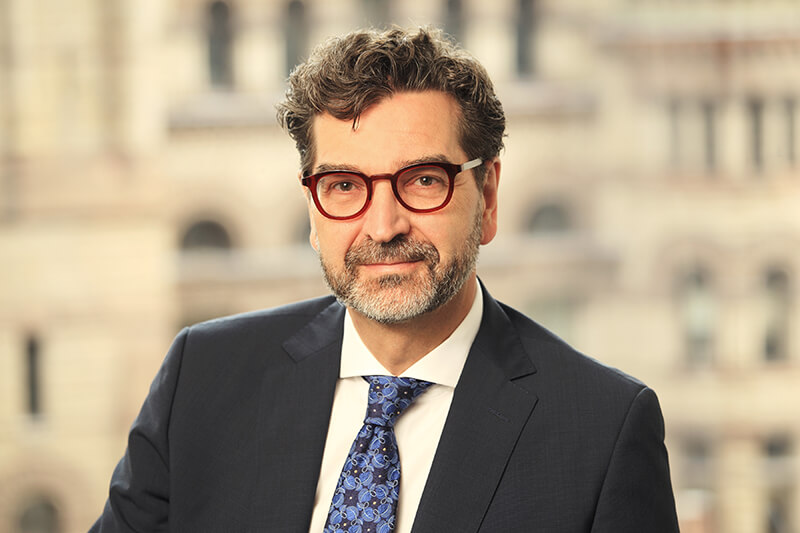 George Karayannides, Q.Arb